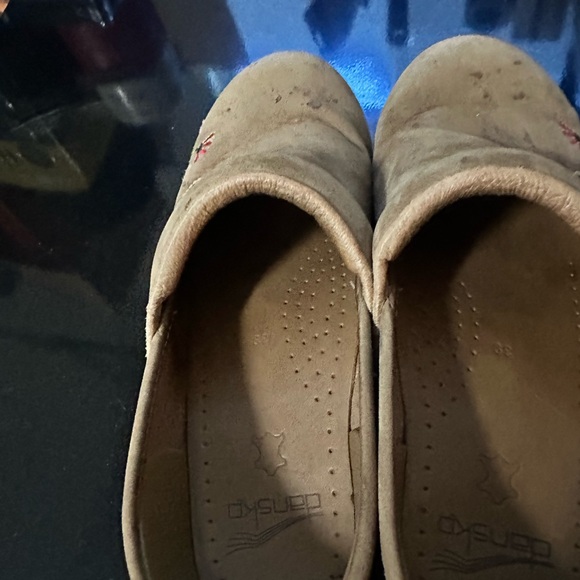 Embroidered Clogs - Picture 6 of 7